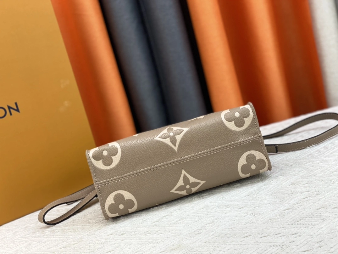 Cozy 9313 Louis Vuitton AAA Quality Handbags For Women