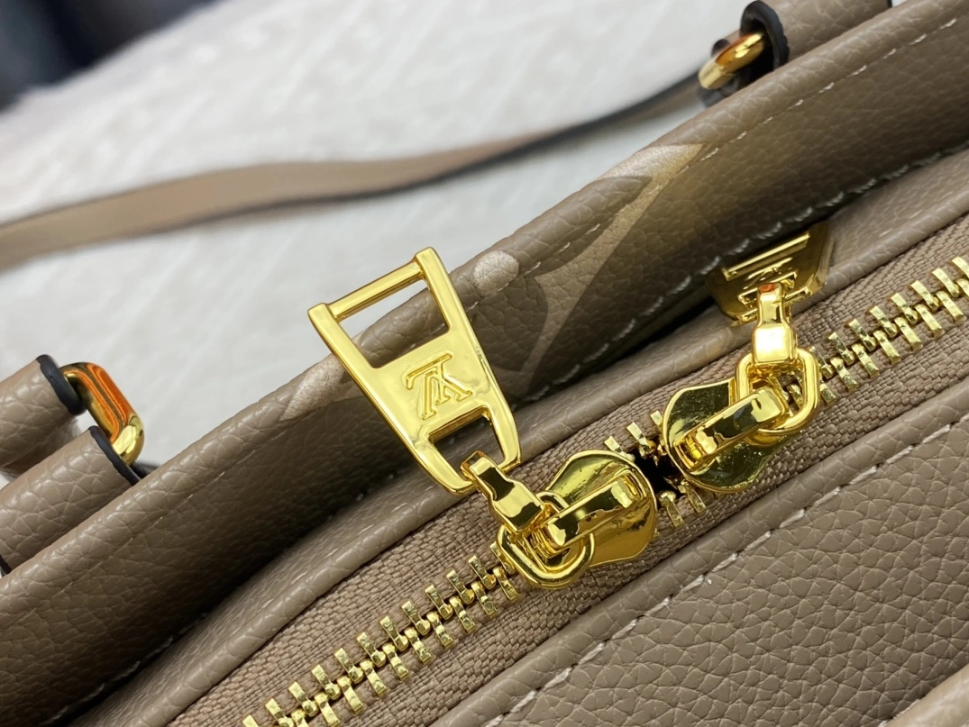Cozy 9313 Louis Vuitton AAA Quality Handbags For Women