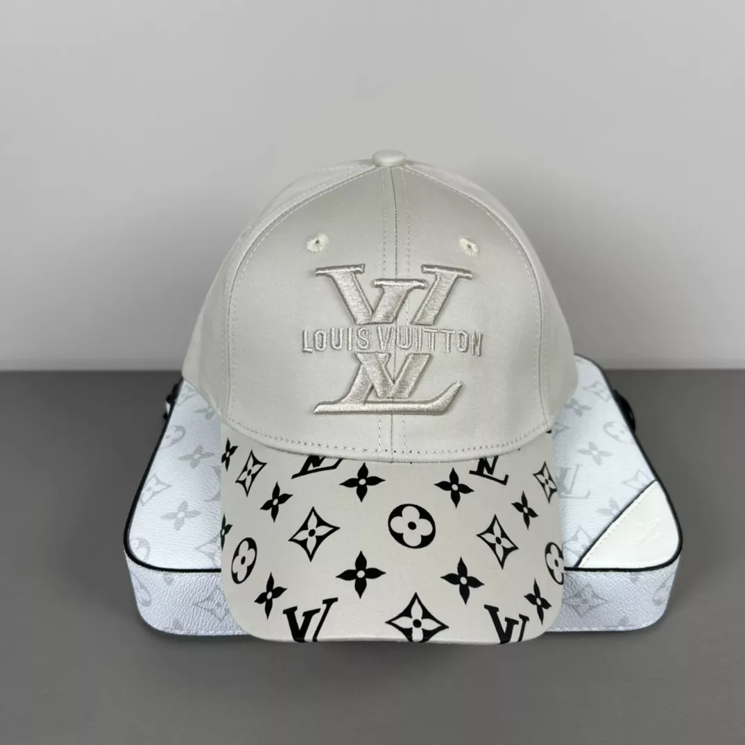 Cozy 9404 Louis Vuitton LV Caps