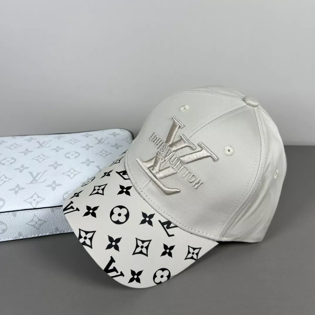 Cozy 9404 Louis Vuitton LV Caps