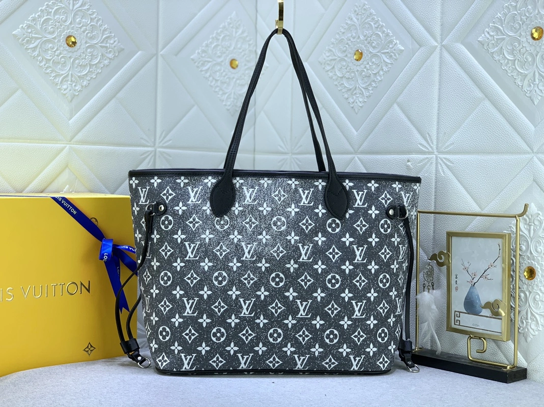 Cozy 9447 Louis Vuitton AAA Quality Shoulder Bags For Women