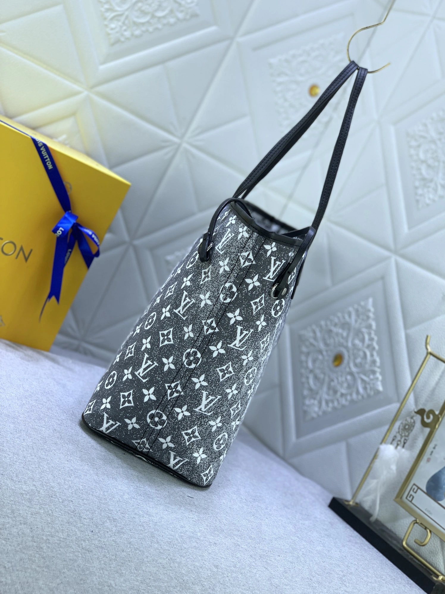 Cozy 9447 Louis Vuitton AAA Quality Shoulder Bags For Women