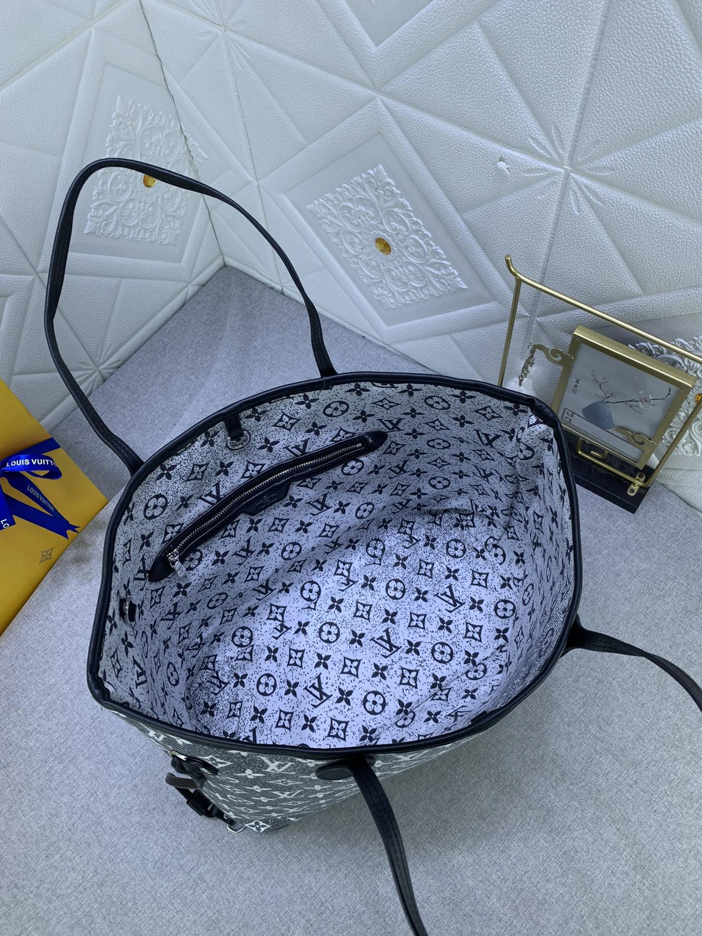 Cozy 9447 Louis Vuitton AAA Quality Shoulder Bags For Women