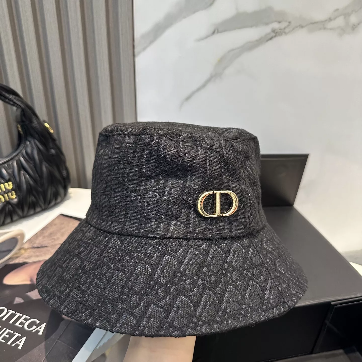 Cozy 9477 Christian Dior Caps