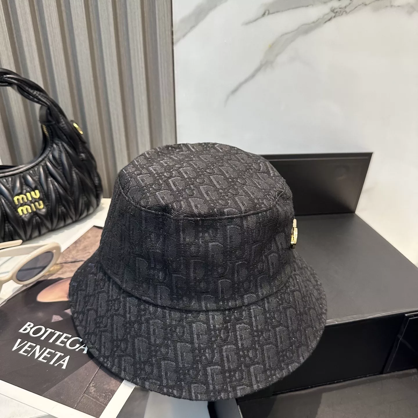 Cozy 9477 Christian Dior Caps