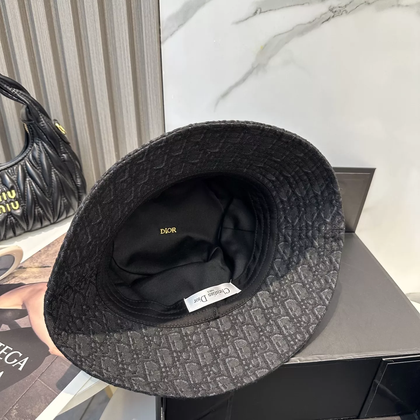 Cozy 9477 Christian Dior Caps