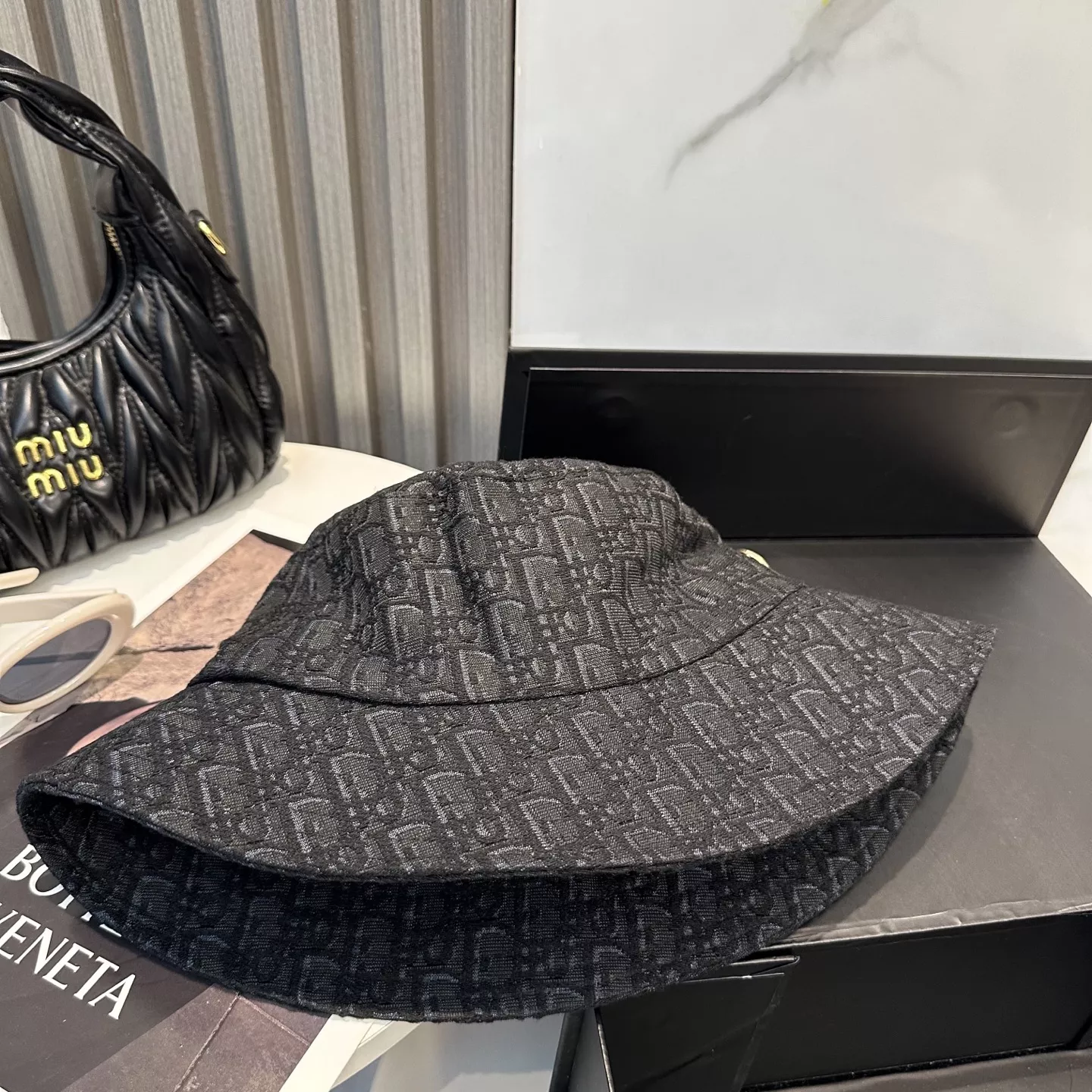 Cozy 9477 Christian Dior Caps