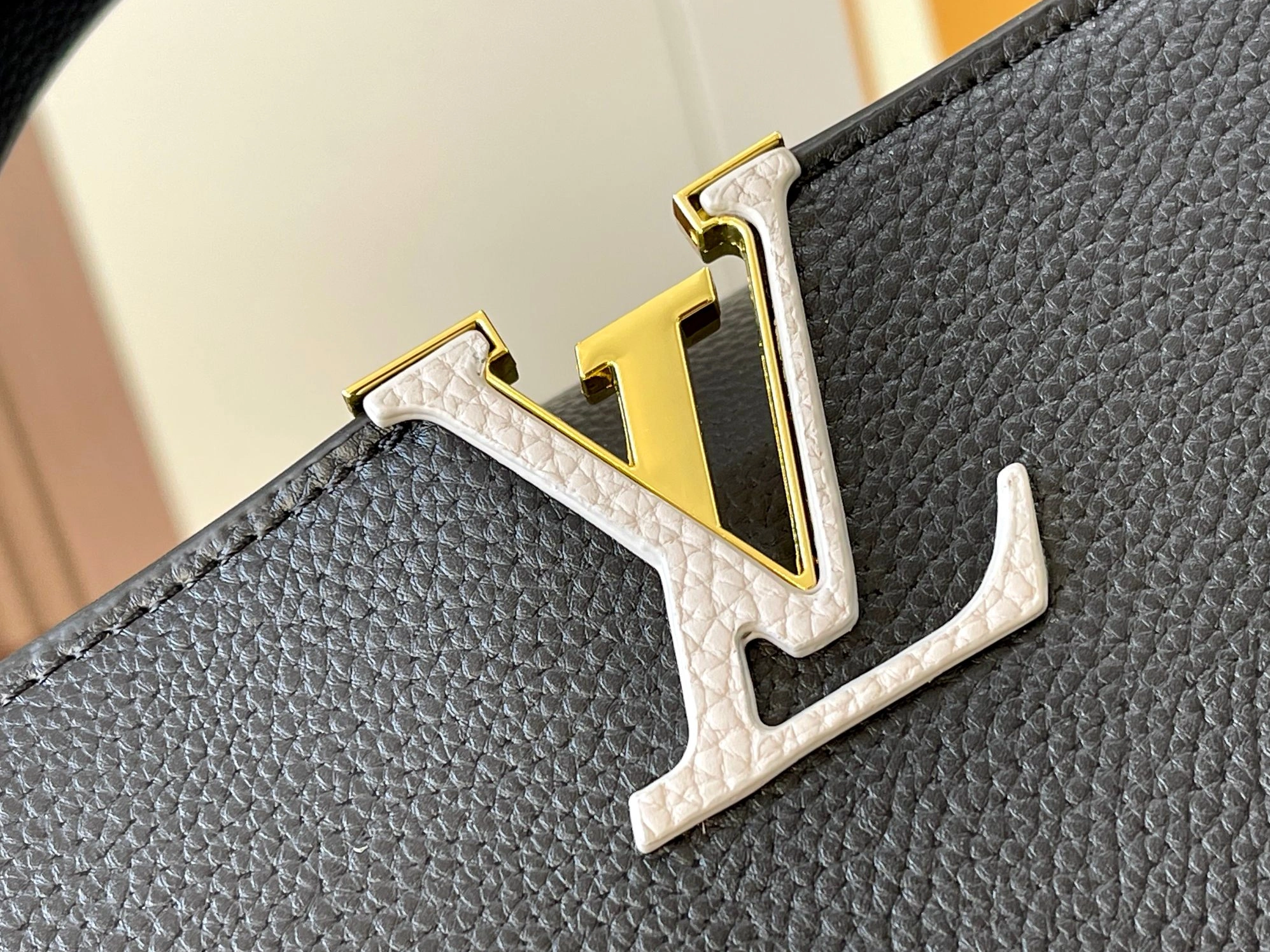 Cozy 967 Louis Vuitton AAA Quality Messenger Bags For Women