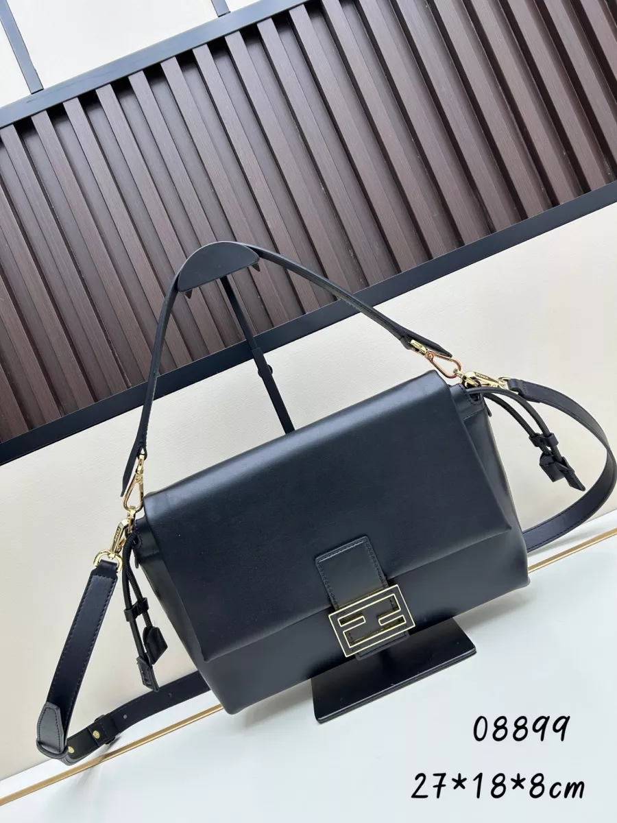 Cozy 9832 Fendi AAA Quality Messenger Bags For Women