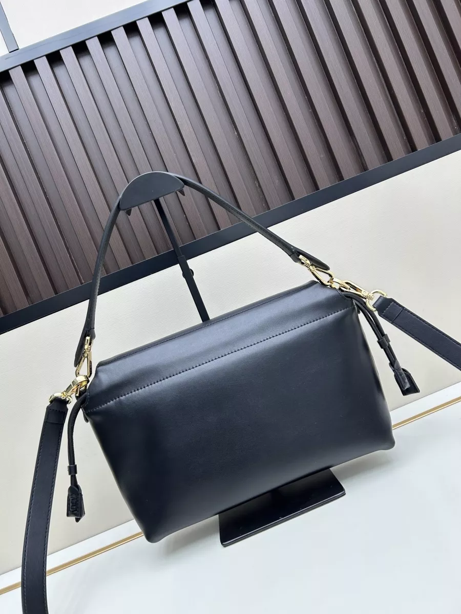 Cozy 9832 Fendi AAA Quality Messenger Bags For Women
