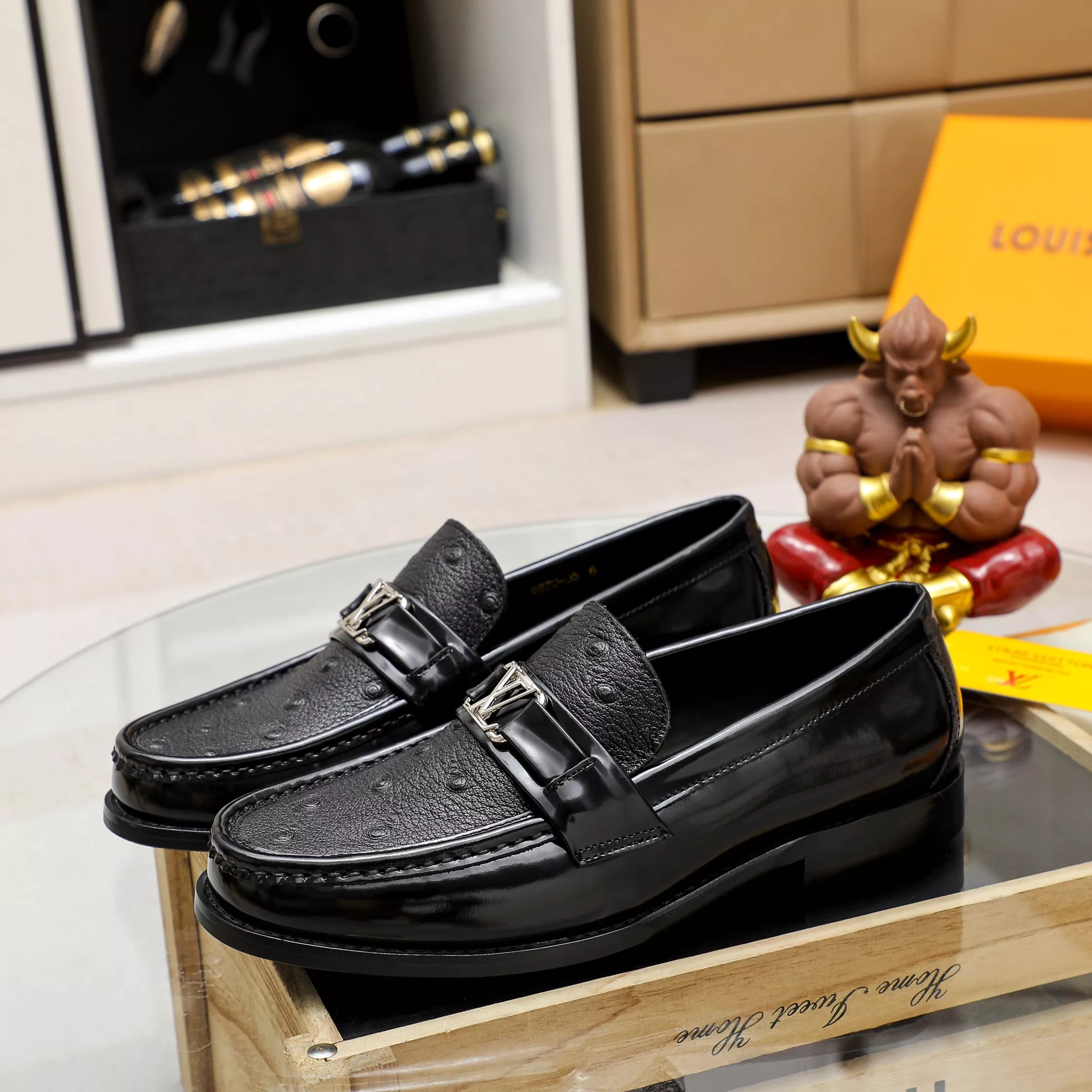 Cozy 9843 Louis Vuitton LV Oxfords Shoes For Men