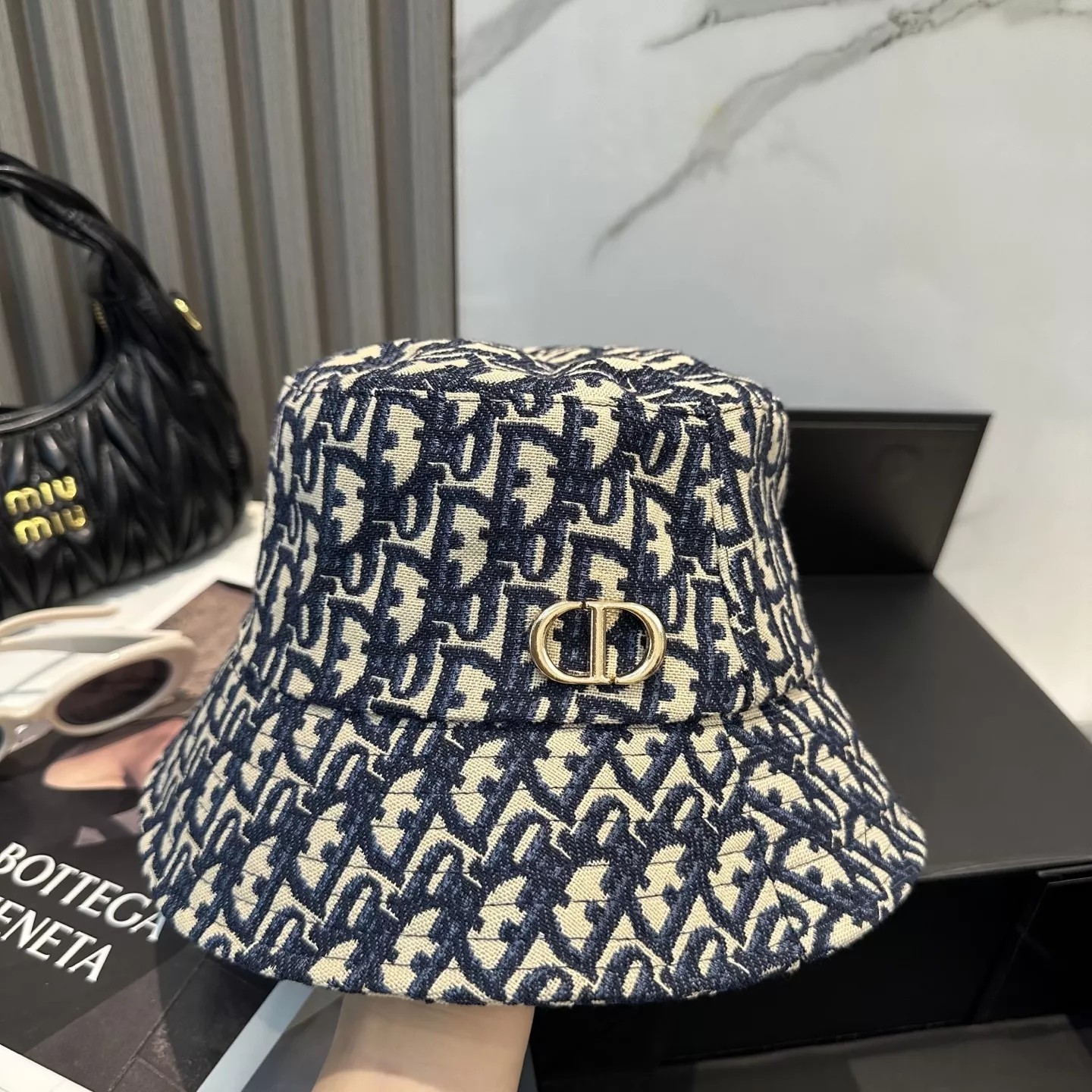 Cozy 9867 Christian Dior Caps