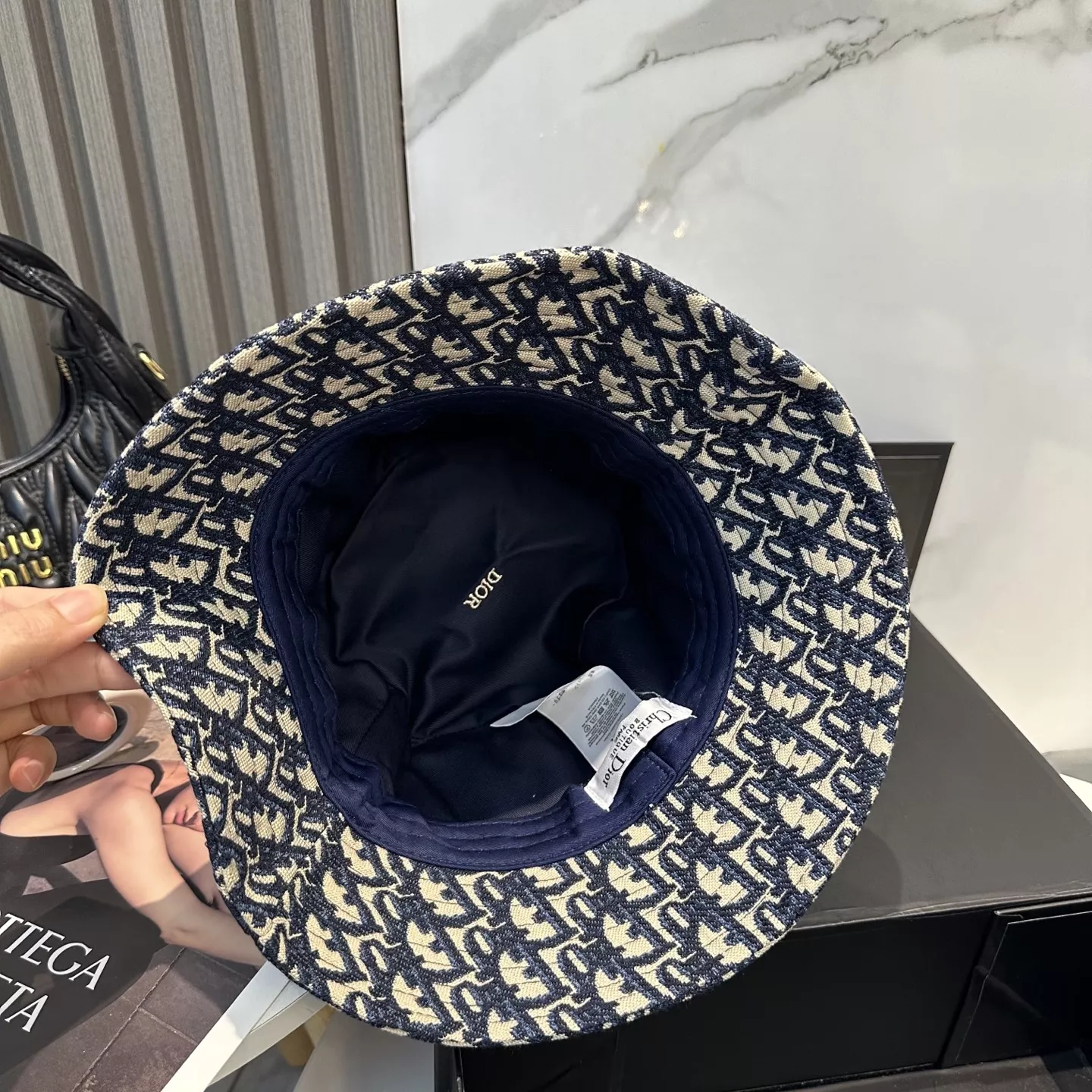Cozy 9867 Christian Dior Caps