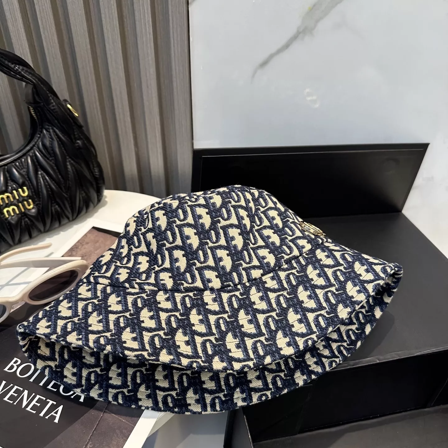 Cozy 9867 Christian Dior Caps