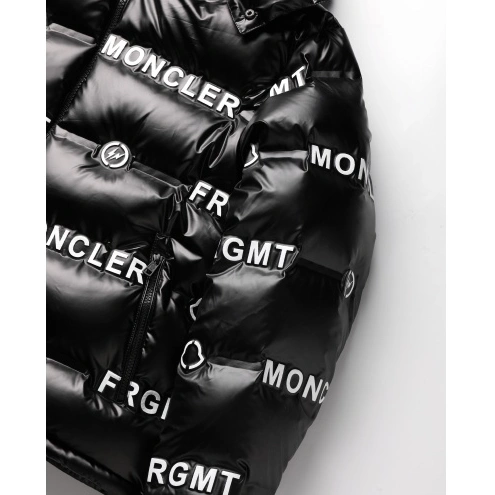 Cozy 9930 Moncler Down Feather Coat Long Sleeved For Men
