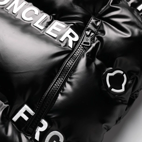Cozy 9930 Moncler Down Feather Coat Long Sleeved For Men