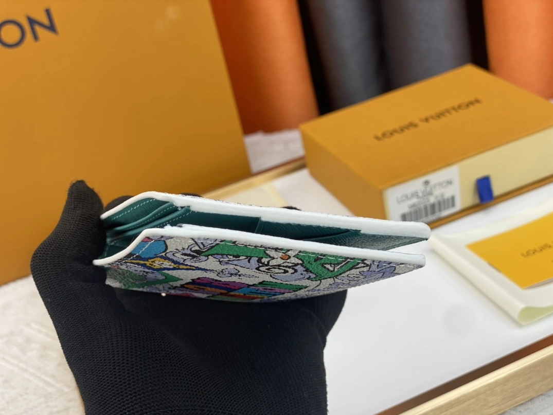 Cozy 9962 Louis Vuitton LV Wallets