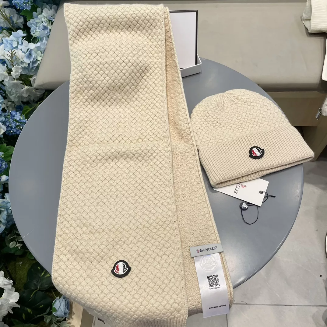 DailyWear 1292 Moncler Hat and Scarf Set