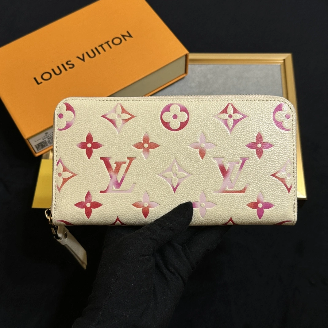 DailyWear 1862 Louis Vuitton LV Card Case For Women