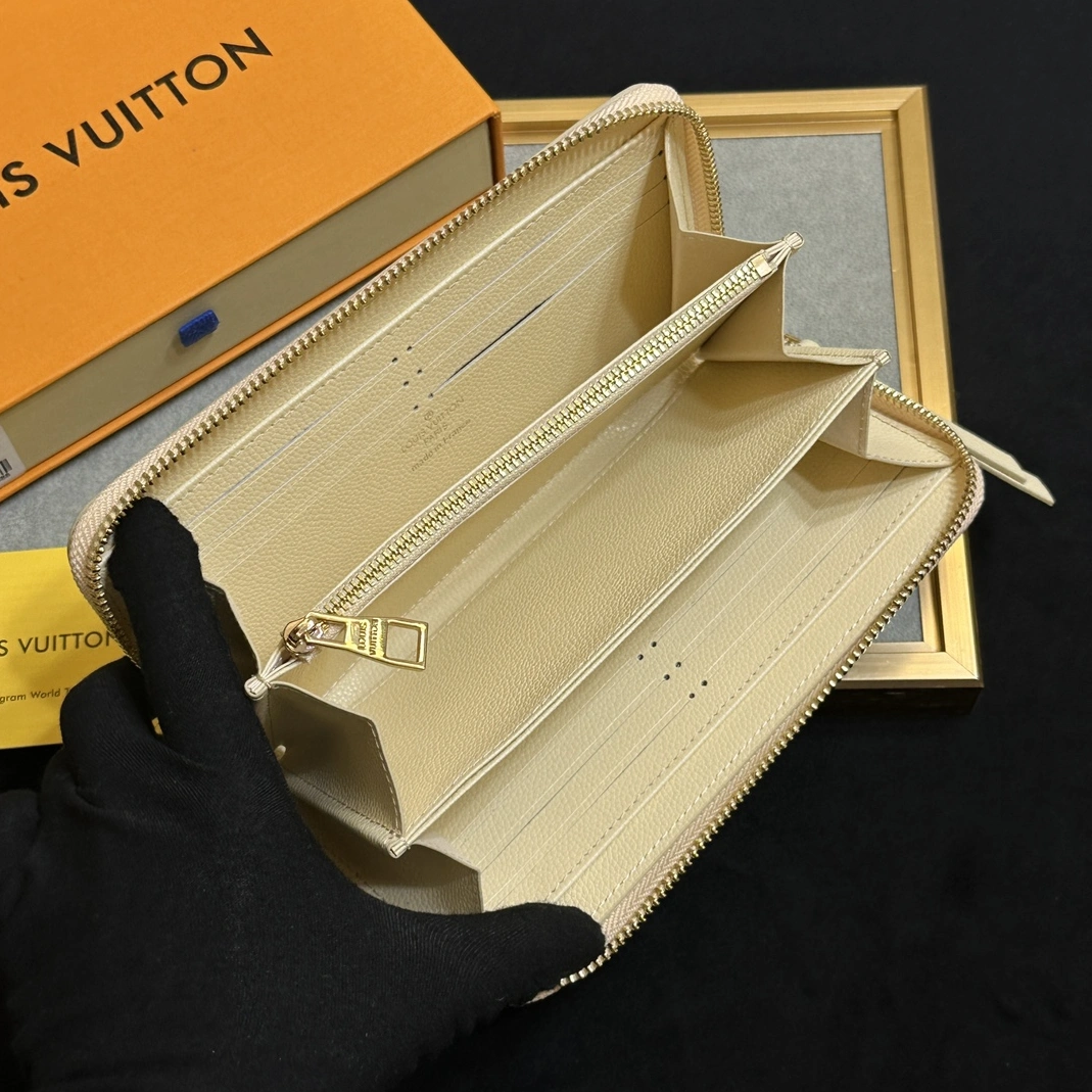 DailyWear 1862 Louis Vuitton LV Card Case For Women
