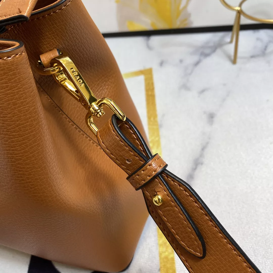 DailyWear 1997 Prada AAA Quality Handbags For Women