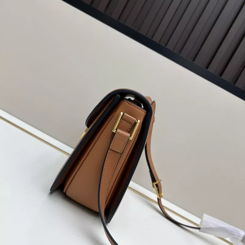 DailyWear 217 Valentino AAA Quality Messenger Bags For Women