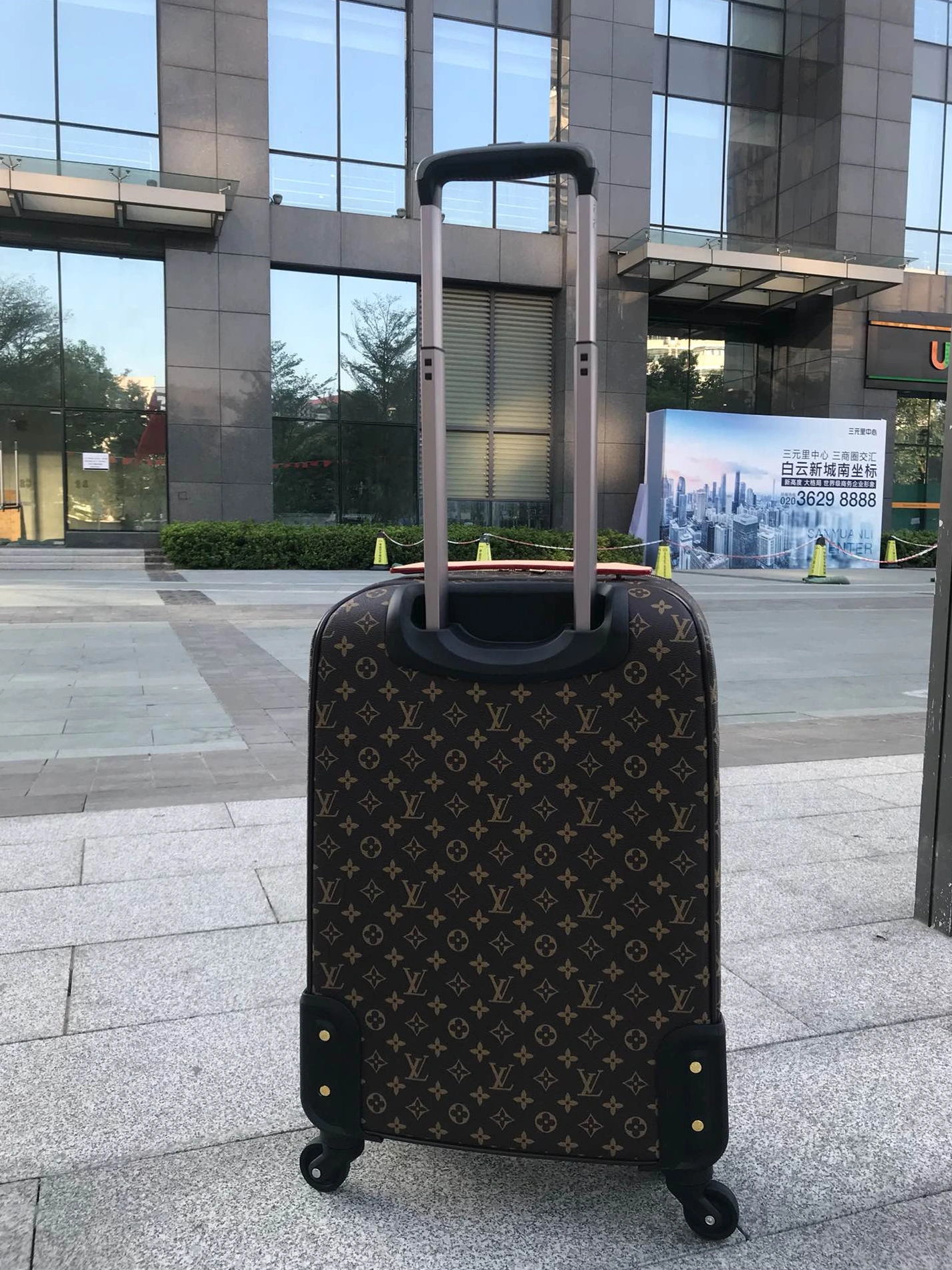 DailyWear 2193 Louis Vuitton Luggage