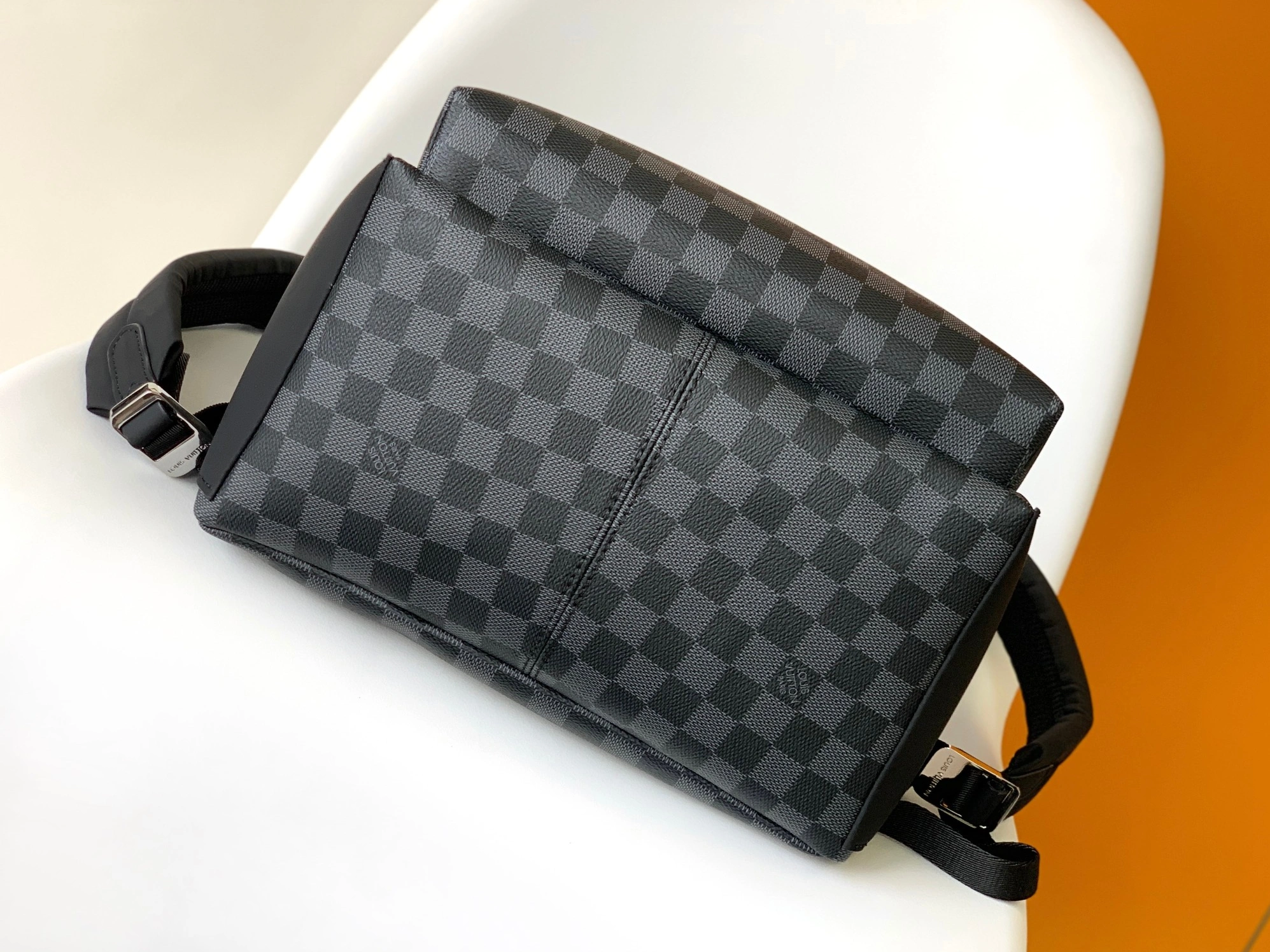 DailyWear 2219 Louis Vuitton LV AAA Man Backpacks