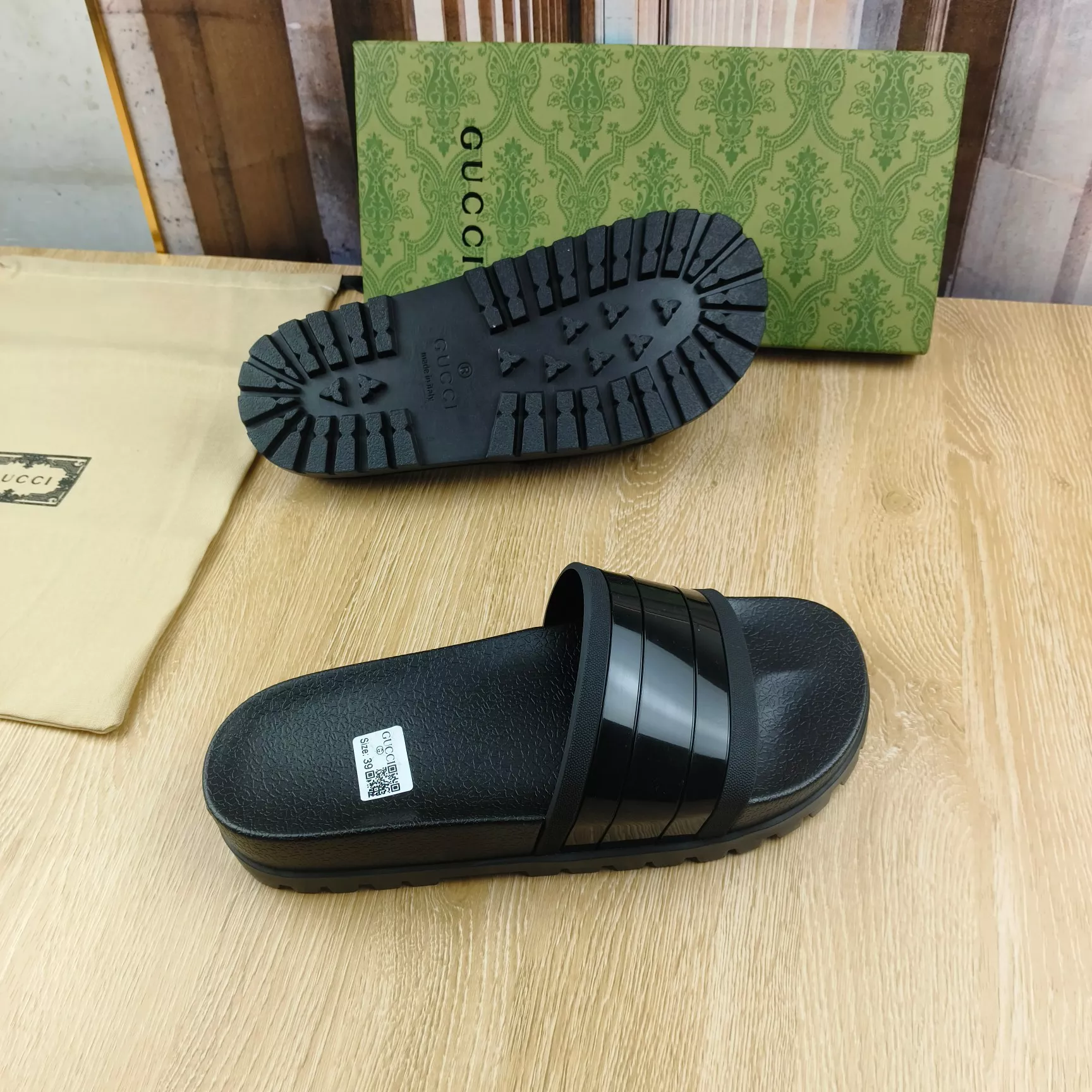 DailyWear 2300 Gucci Slippers For Women