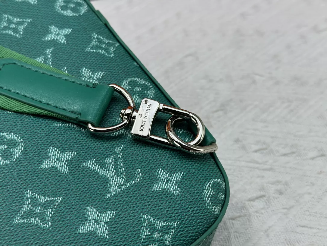 DailyWear 2549 Louis Vuitton AAA Man Messenger Bags