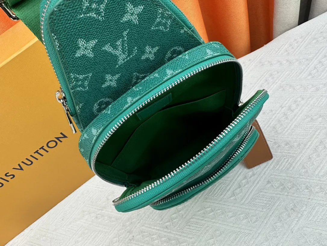 DailyWear 2549 Louis Vuitton AAA Man Messenger Bags