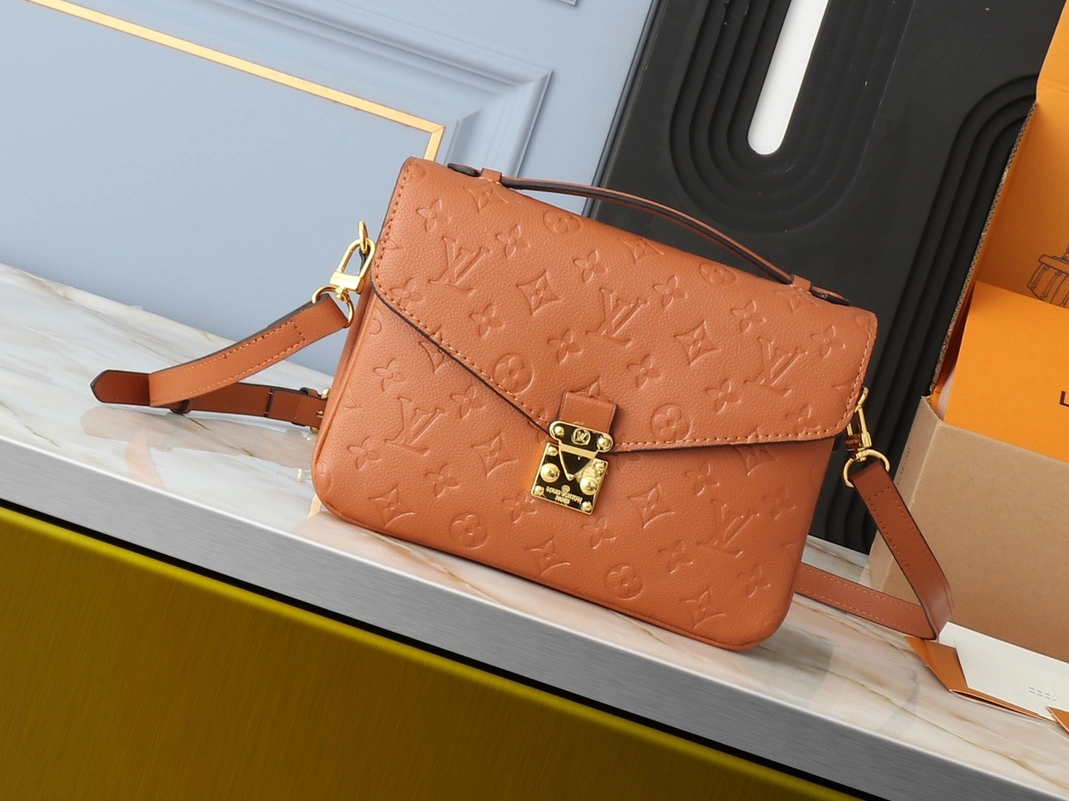 DailyWear 2616 Louis Vuitton AAA Quality Messenger Bags For Women