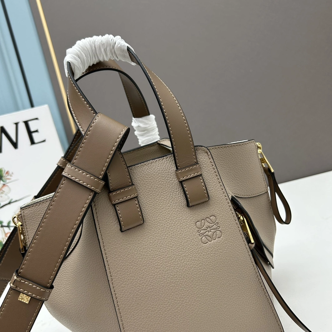 DailyWear 3043 LOEWE AAA Quality Handbags For Women