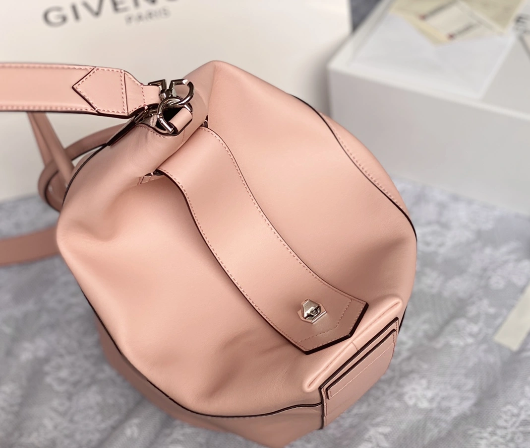 DailyWear 355 Givenchy AAA Quality Handbags For Women