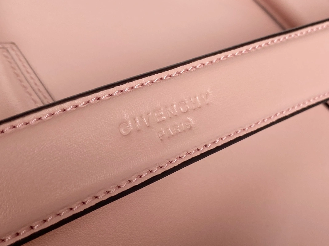 DailyWear 355 Givenchy AAA Quality Handbags For Women