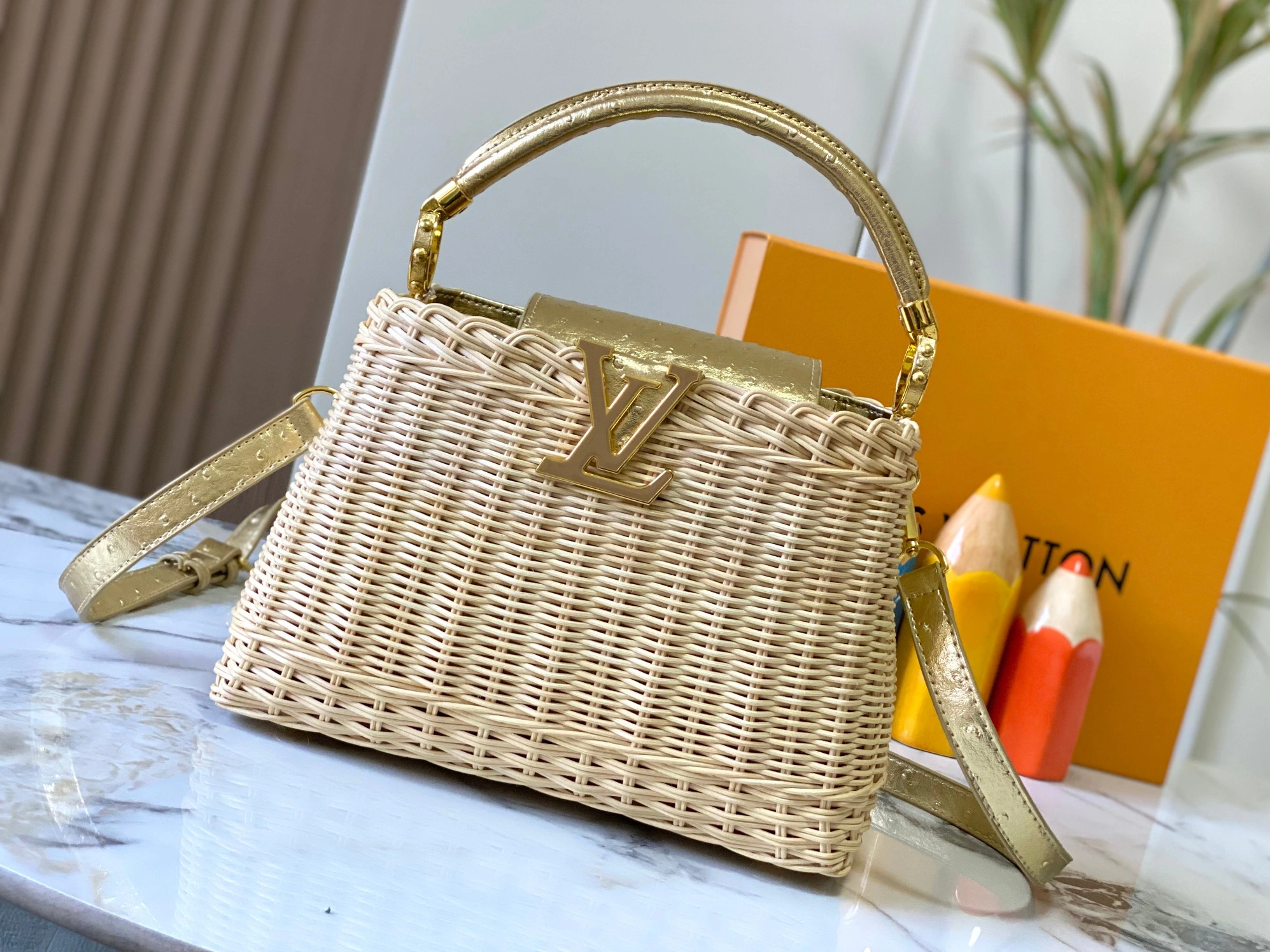 DailyWear 3718 Louis Vuitton AAA Quality Messenger Bags For Women