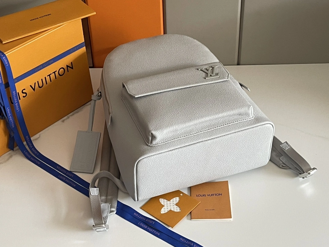 DailyWear 3751 Louis Vuitton LV AAA Man Backpacks
