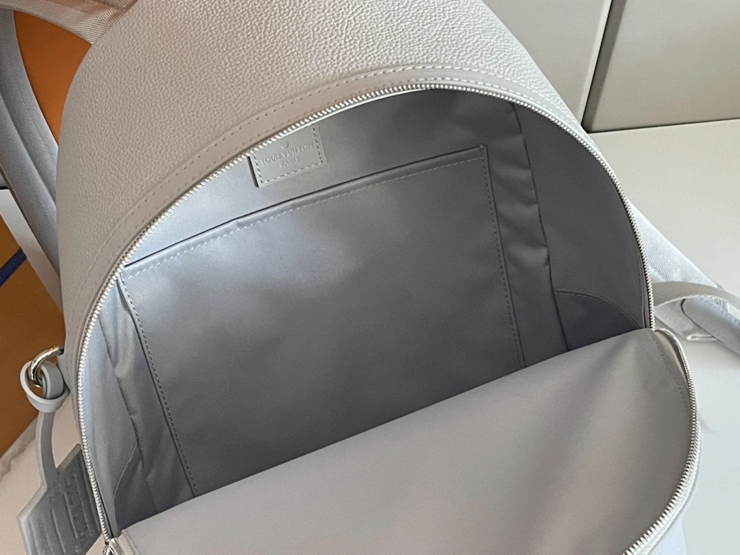 DailyWear 3751 Louis Vuitton LV AAA Man Backpacks