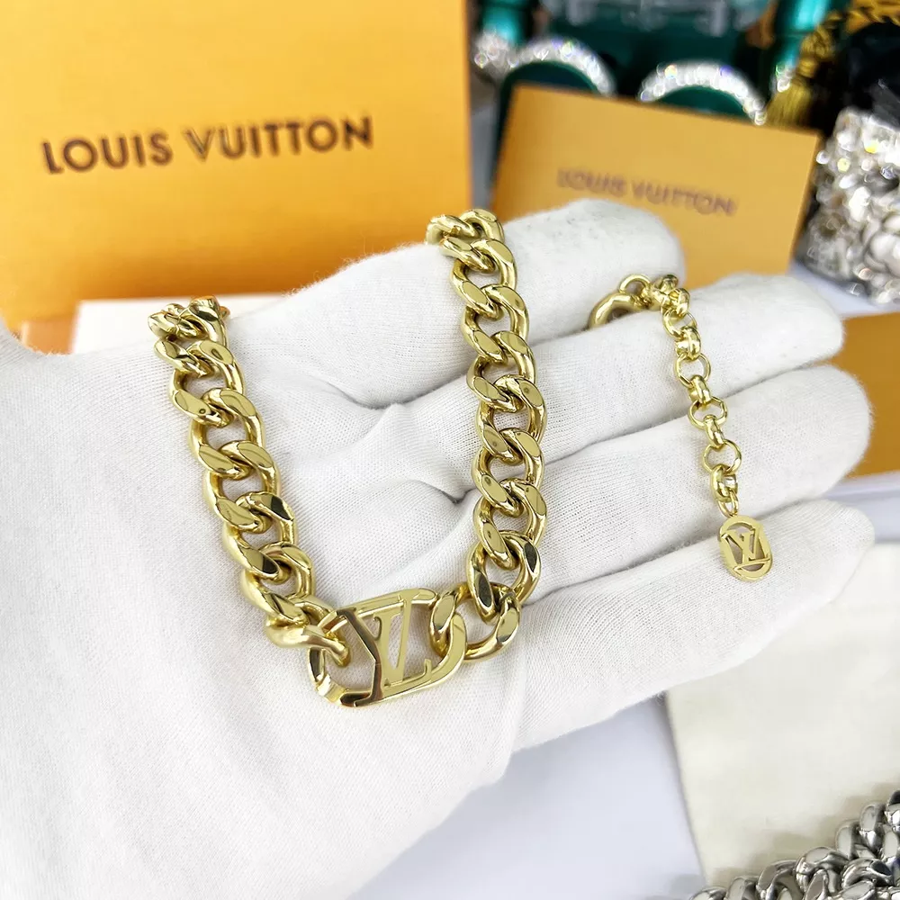 DailyWear 4018 Louis Vuitton Necklaces