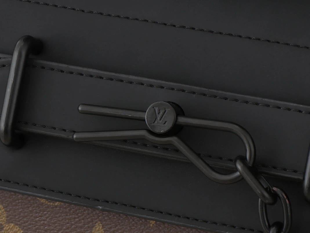 DailyWear 4221 Louis Vuitton AAA Quality Messenger Bags For Unisex