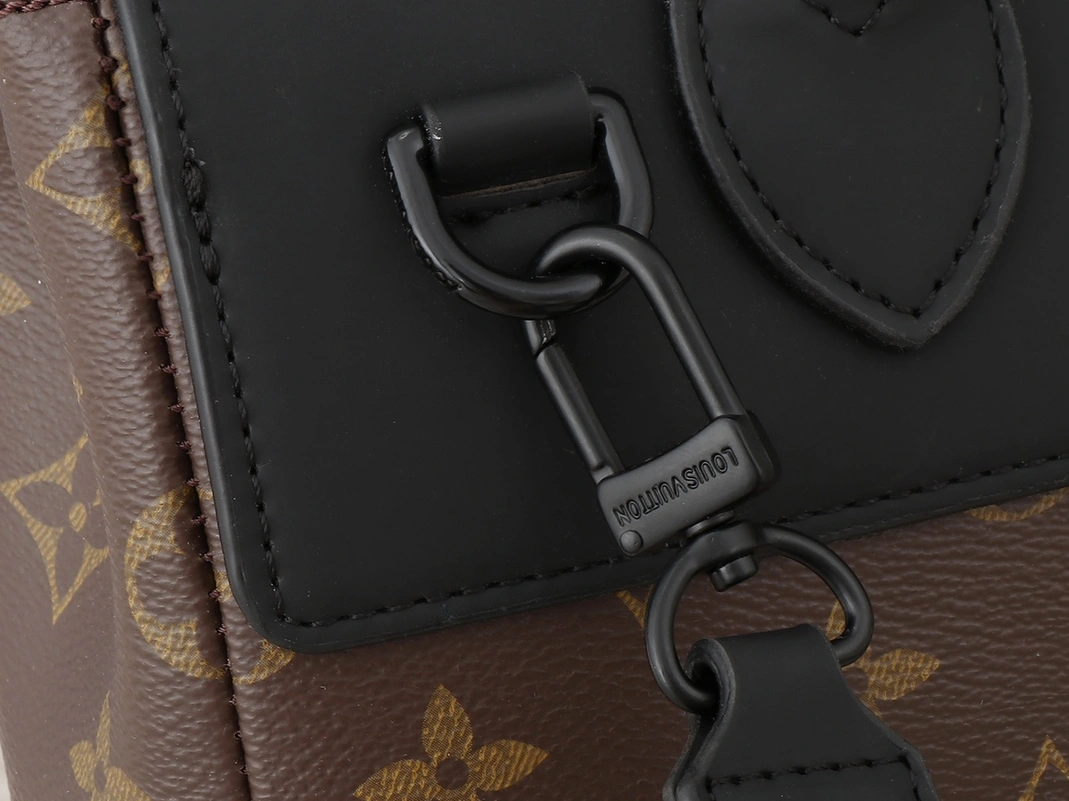 DailyWear 4221 Louis Vuitton AAA Quality Messenger Bags For Unisex