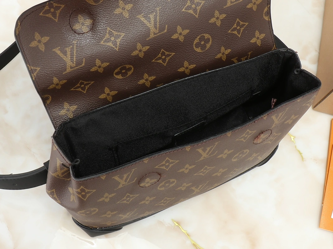 DailyWear 4221 Louis Vuitton AAA Quality Messenger Bags For Unisex