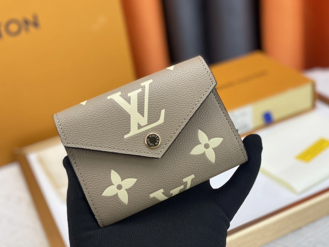 DailyWear 4260 Louis Vuitton AAA Quality Wallets