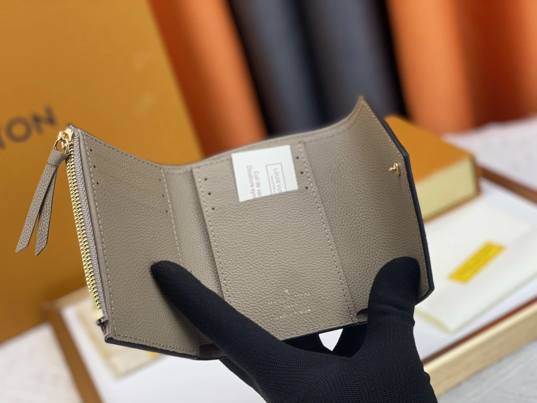 DailyWear 4260 Louis Vuitton AAA Quality Wallets