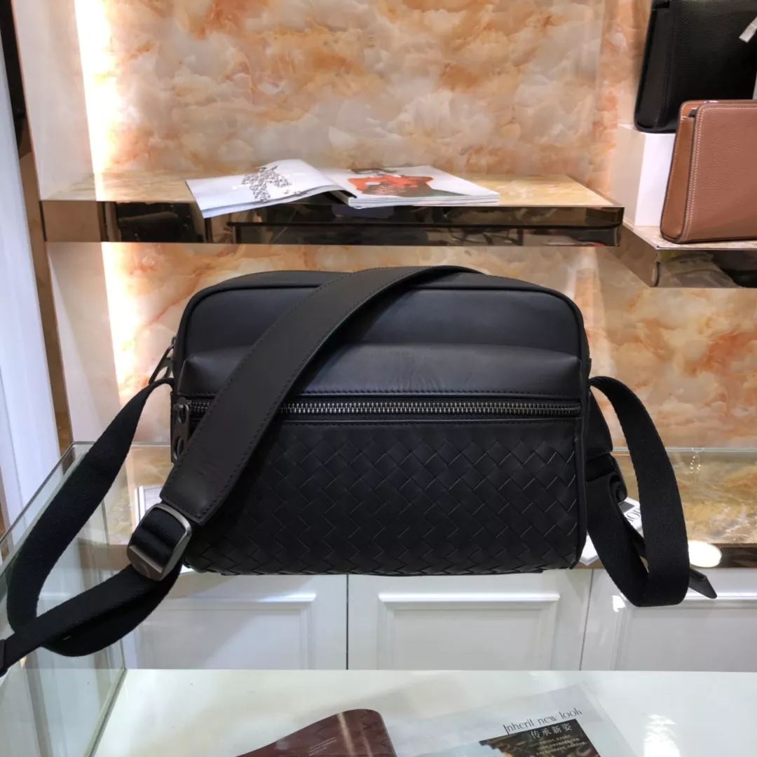 DailyWear 4525 Bottega Veneta AAA Man Messenger Bags