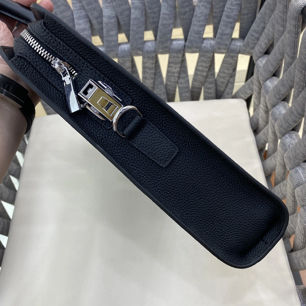 DailyWear 4588 Louis Vuitton AAA Man Handbags