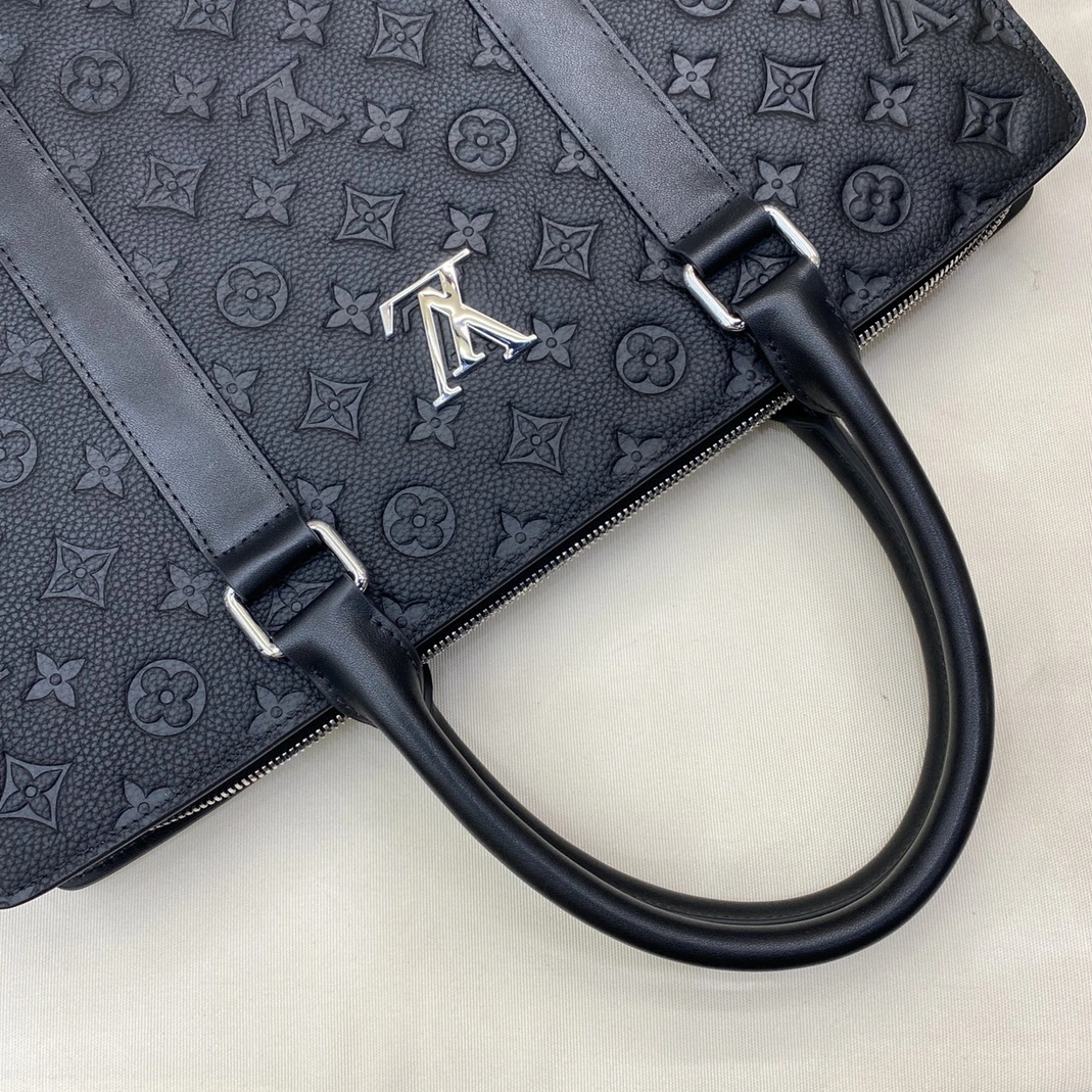 DailyWear 4588 Louis Vuitton AAA Man Handbags
