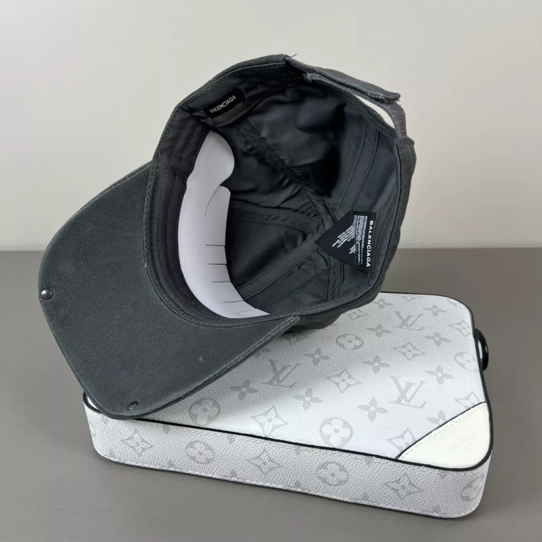 DailyWear 4661 Balenciaga Caps