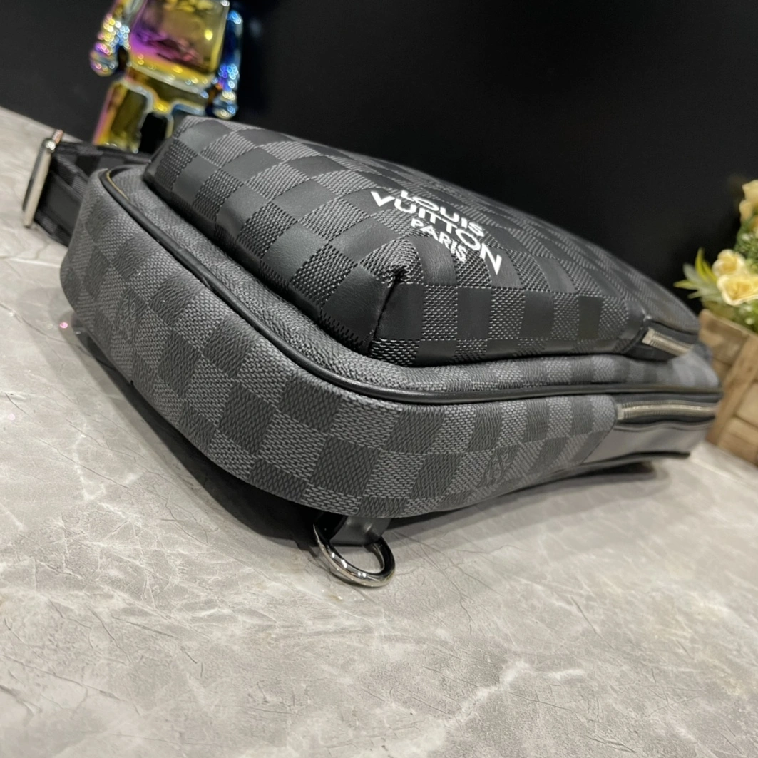 DailyWear 5055 Louis Vuitton AAA Man Messenger Bags