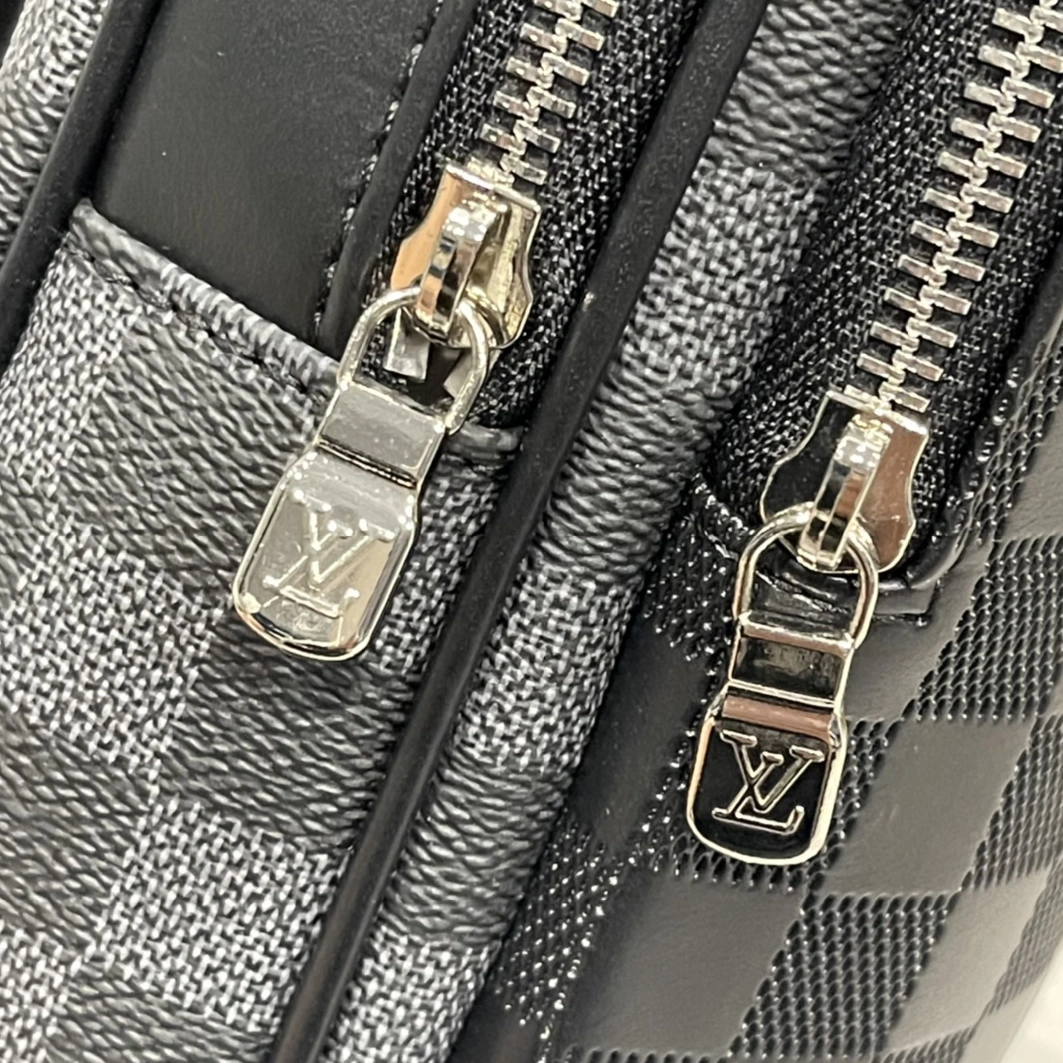 DailyWear 5055 Louis Vuitton AAA Man Messenger Bags